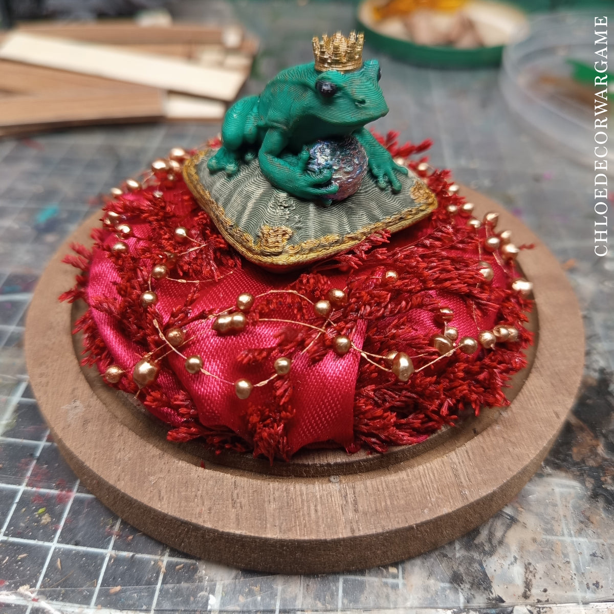 Prince Grenouille – Collection de Dioramas Fantasy sous Cloche & Décors Miniatures