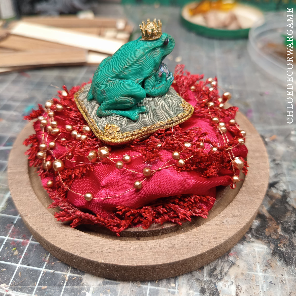 Prince Grenouille – Collection de Dioramas Fantasy sous Cloche & Décors Miniatures