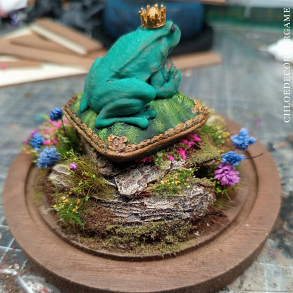 Prince Grenouille – Collection de Dioramas Fantasy sous Cloche & Décors Miniatures