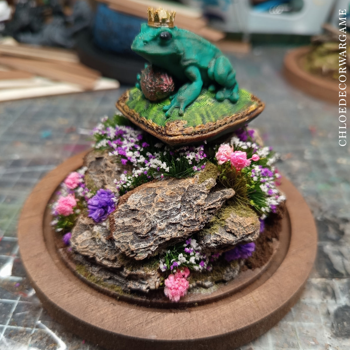 Prince Grenouille – Collection de Dioramas Fantasy sous Cloche & Décors Miniatures