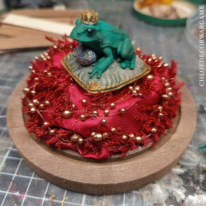 Prince Grenouille – Collection de Dioramas Fantasy sous Cloche & Décors Miniatures