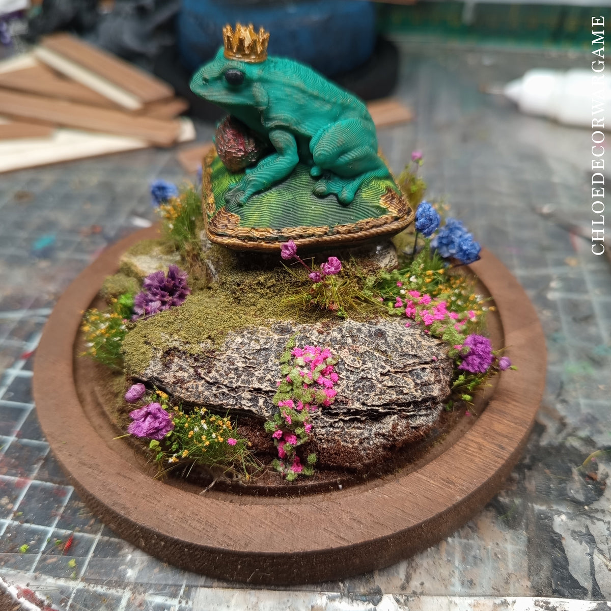 Prince Grenouille – Collection de Dioramas Fantasy sous Cloche & Décors Miniatures