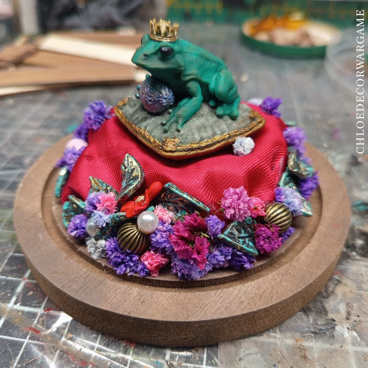 Prince Grenouille – Collection de Dioramas Fantasy sous Cloche & Décors Miniatures