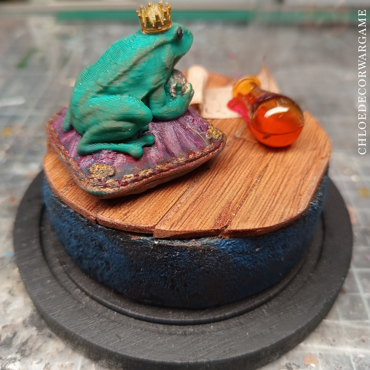Prince Grenouille – Collection de Dioramas Fantasy sous Cloche & Décors Miniatures