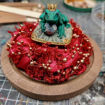 Prince Grenouille – Collection de Dioramas Fantasy sous Cloche & Décors Miniatures